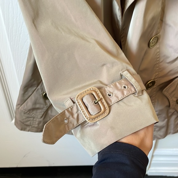 Womens/teen Burberry short trench jacket - Picture 4 of 8